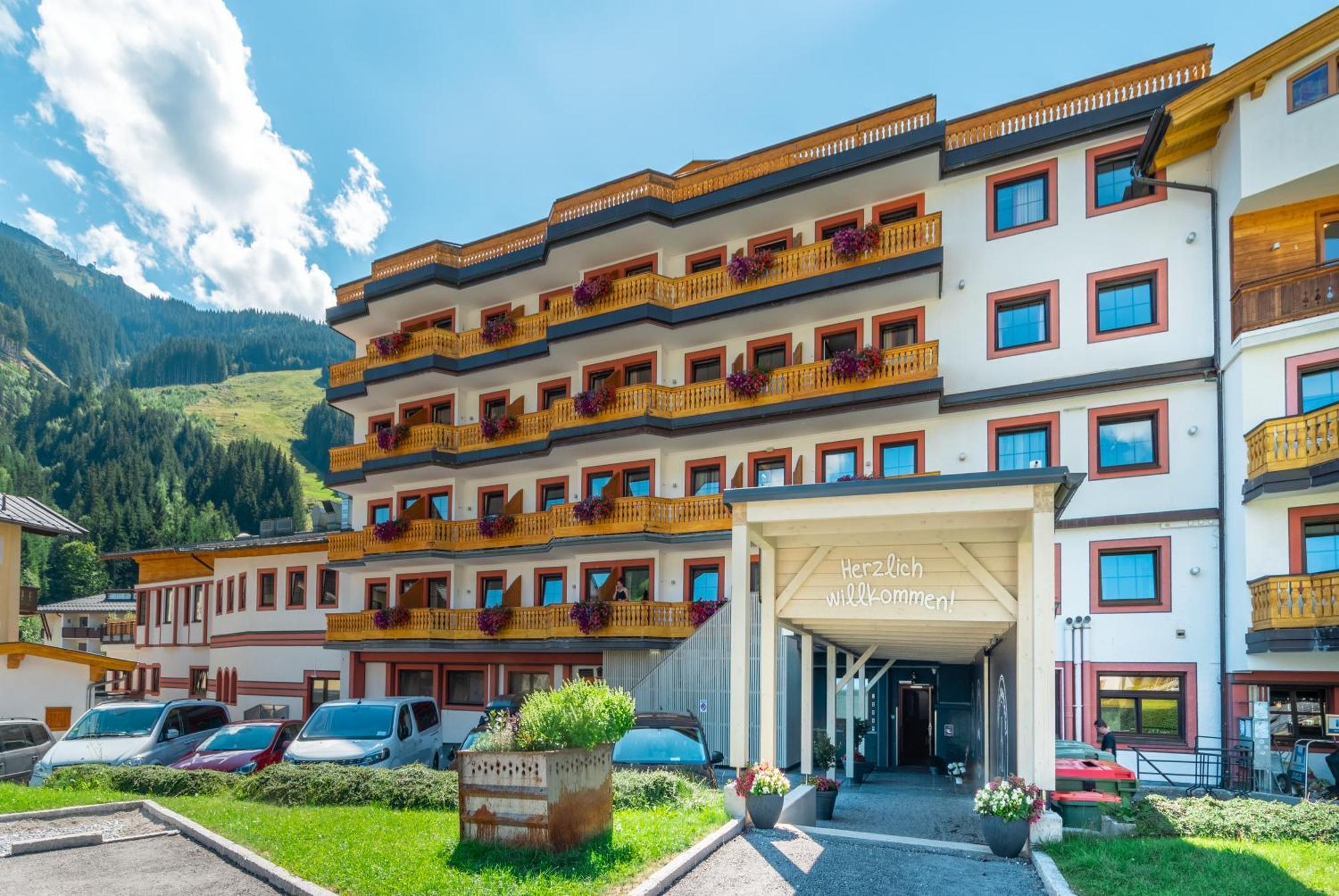 Jufa Alpenhotel Saalbach المظهر الخارجي الصورة